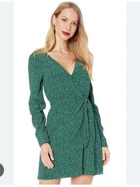 Sanctuary Stay The Night Printed Wrap Dress featuring a V-neck, long slee Size 6